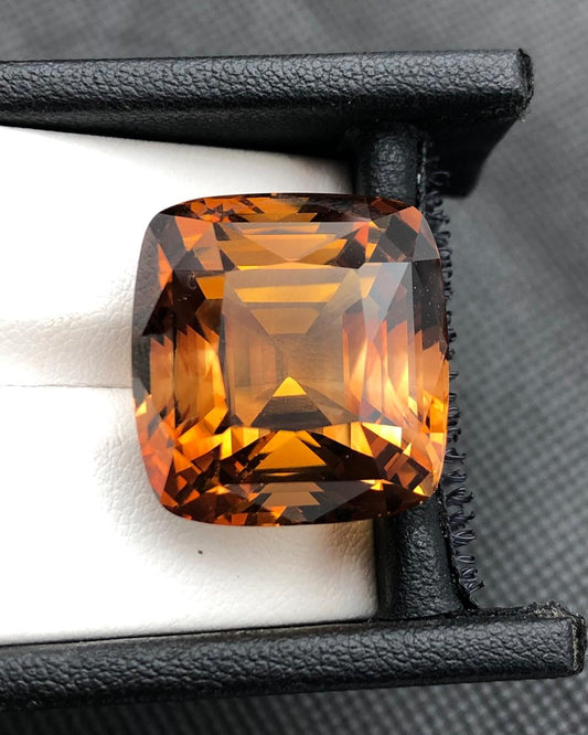 56.68 carats Topaz from Pakistan Loose Gemstone