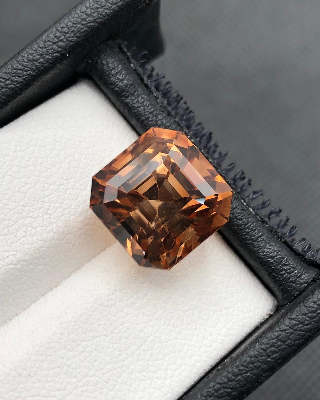 14.50 carats Topaz from Pakistan Loose Gemstone