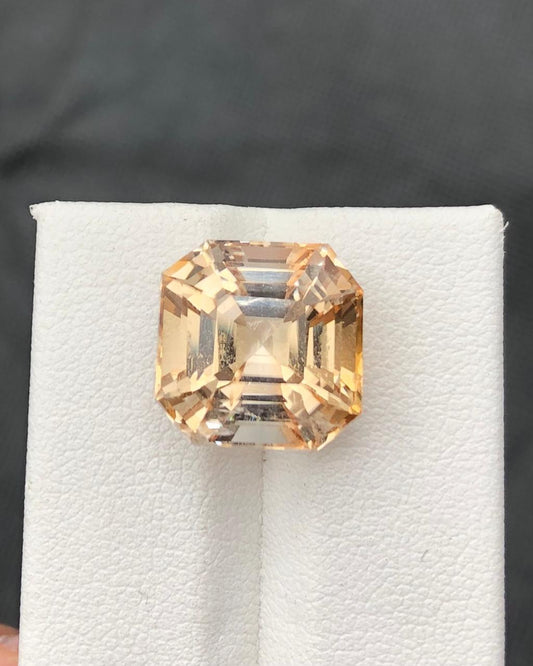 15.50 carats Topaz From Pakistan Loose Gemstone