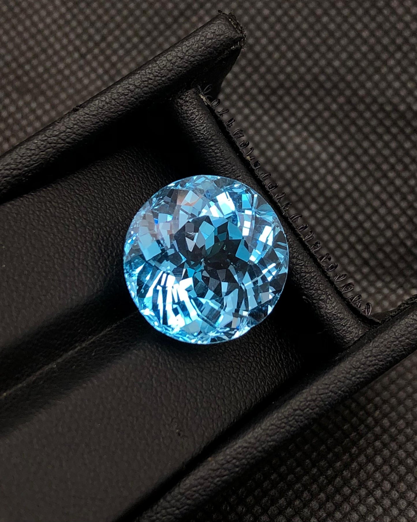 24.38 carats Swiss Topaz from Africa Loose Gemstone