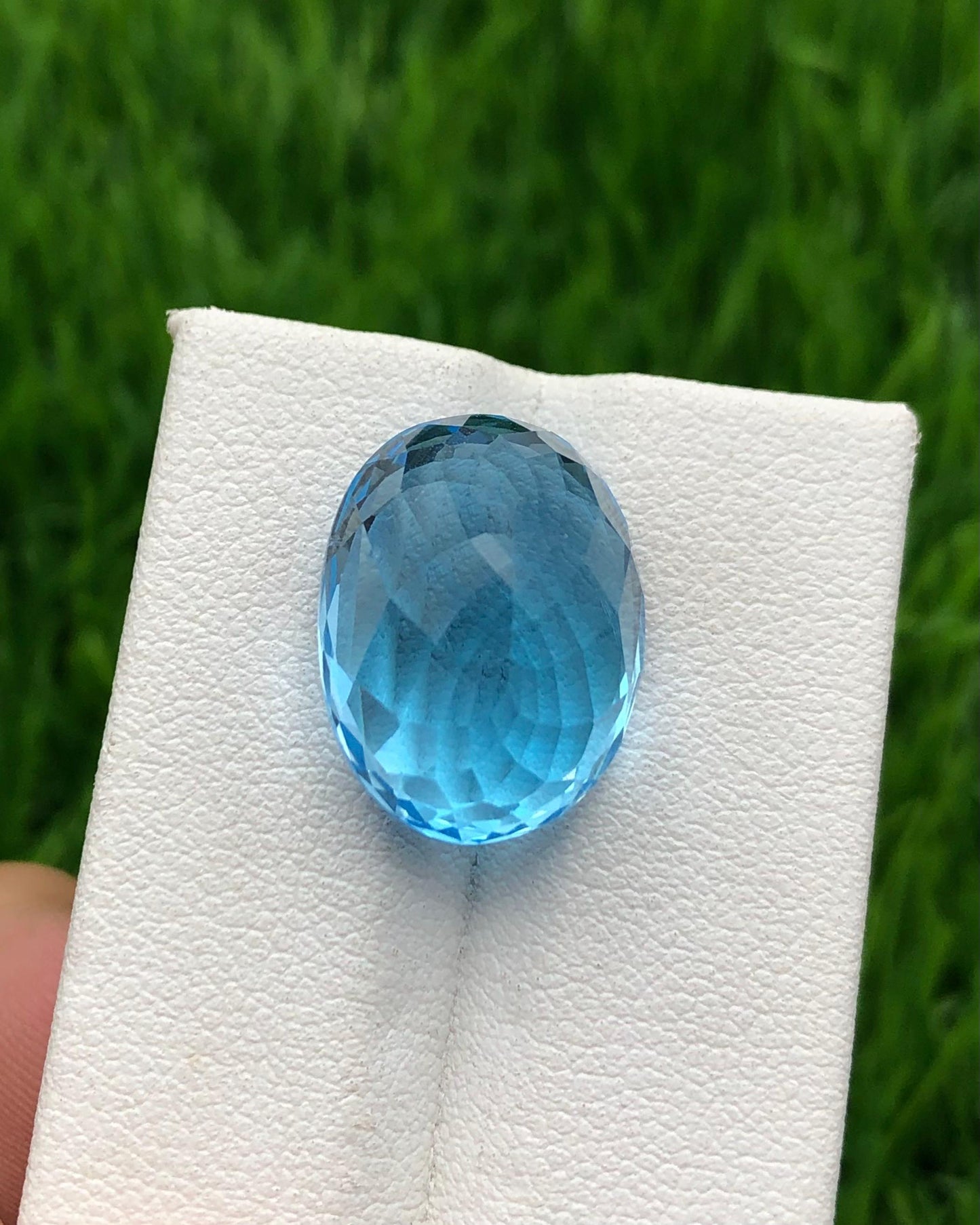 22.10 carats Swiss Topaz from Africa Loose Gemstone