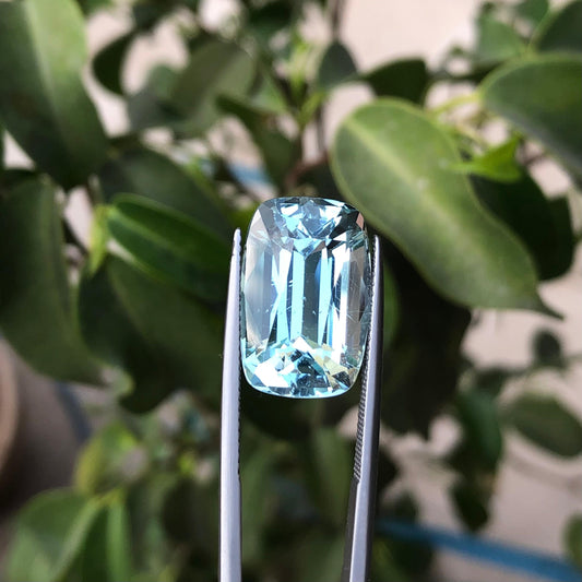 12.54 carats Natural Aquamarine from Pakistan Loose Gemstone