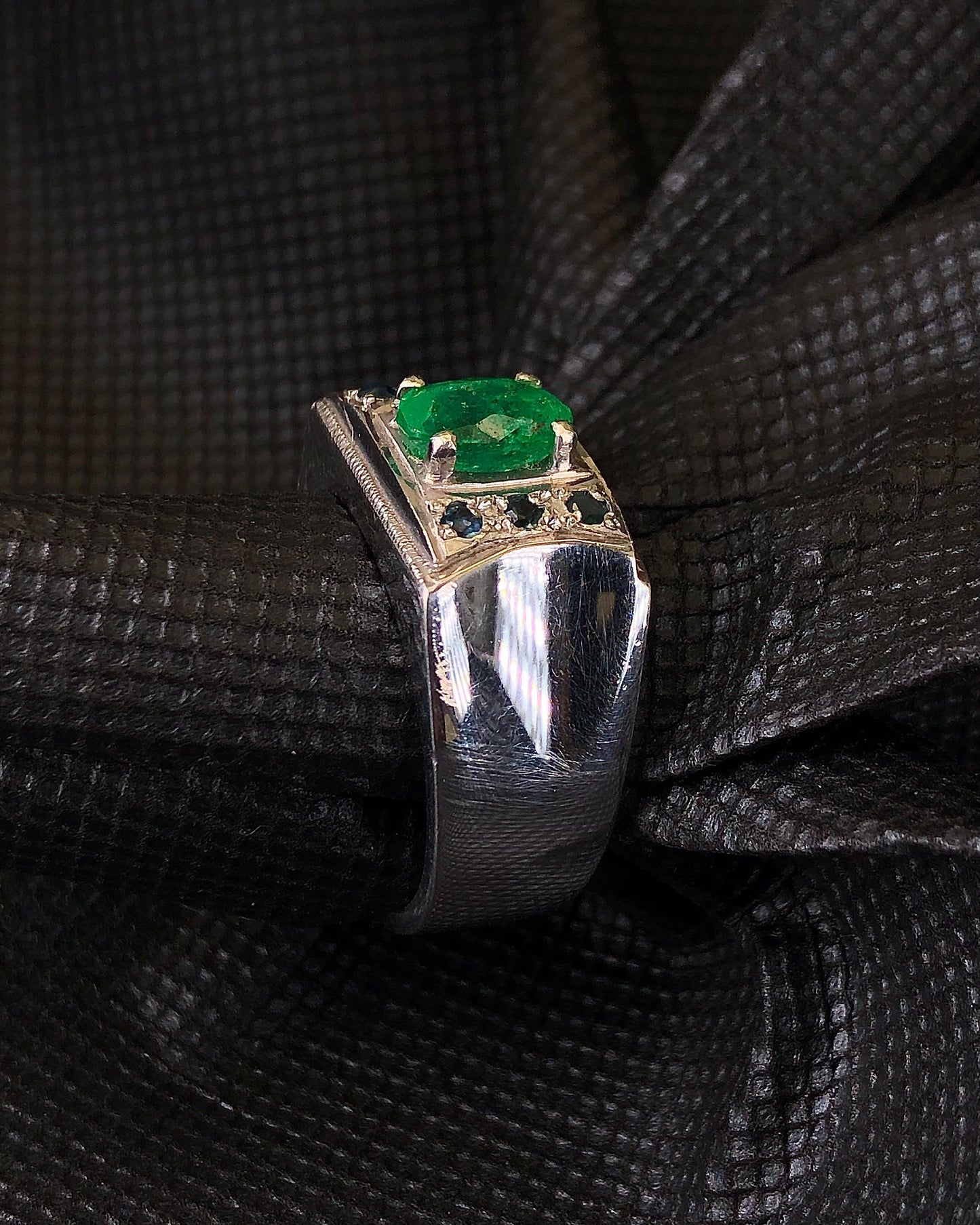 69.92 Carats Hand Made Natural Beautiful Emerald Ring With Tanzanite Stone for Men