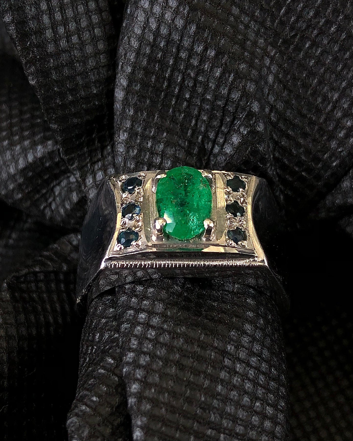 69.92 Carats Hand Made Natural Beautiful Emerald Ring With Tanzanite Stone for Men