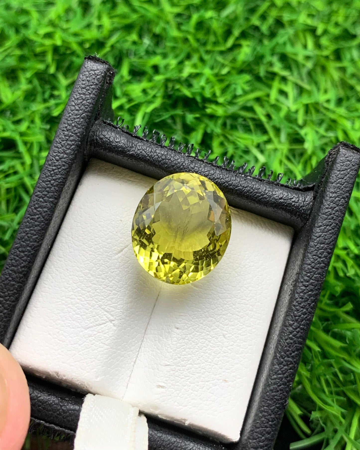 14.36 carats Lemon Quartz from Africa Loose Gemstone