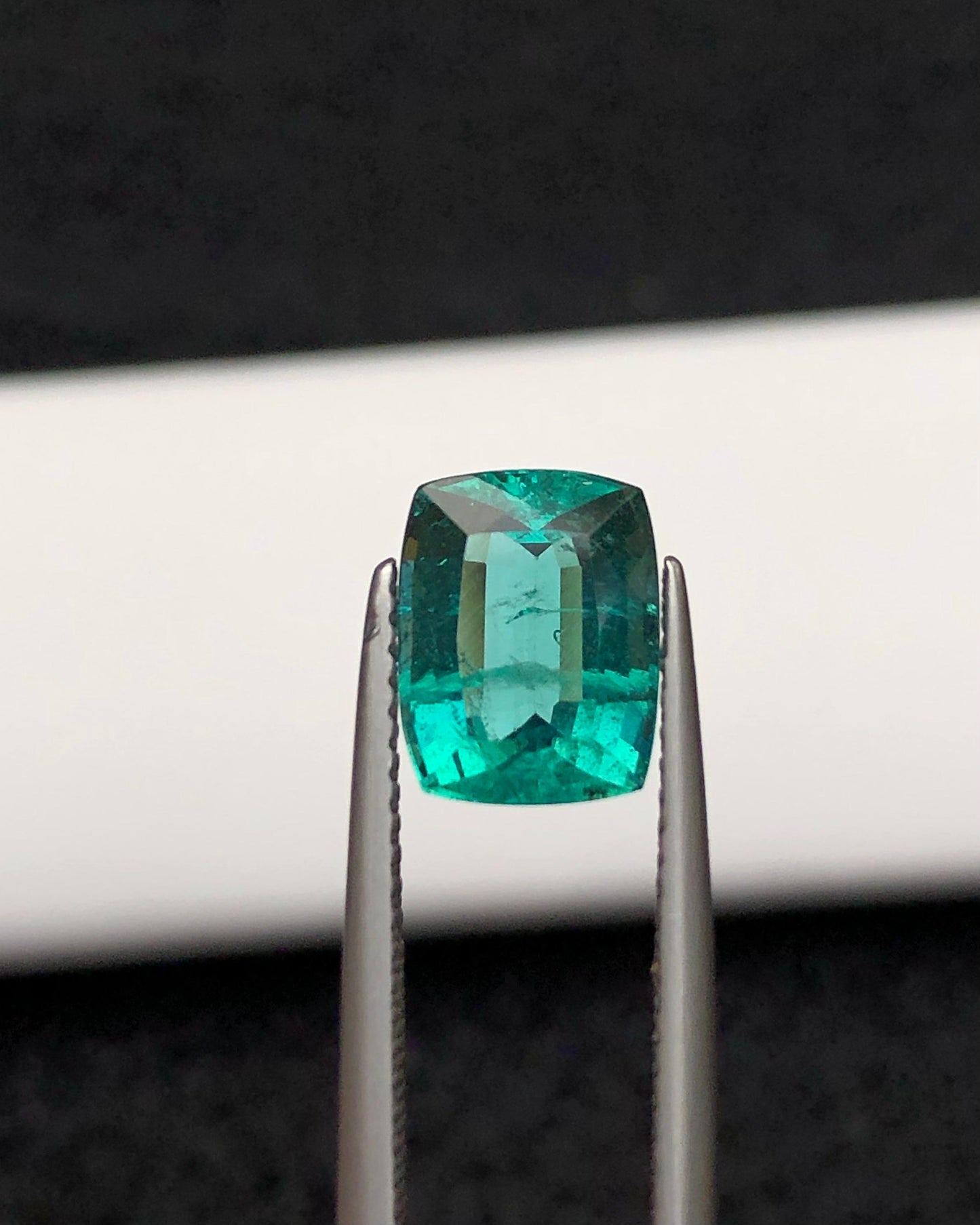 2.59 carats Emerald from Zambia Loose Gemstone