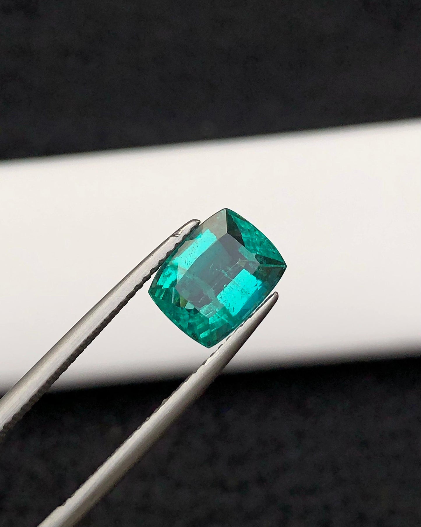 2.59 carats Emerald from Zambia Loose Gemstone