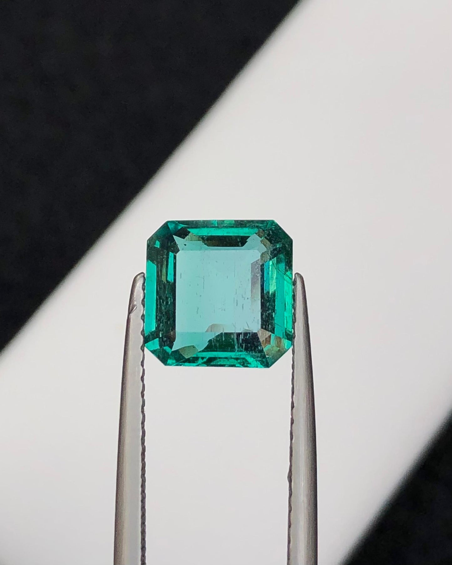 3.33 Carats Emerald from Zambia Loose Gemstone