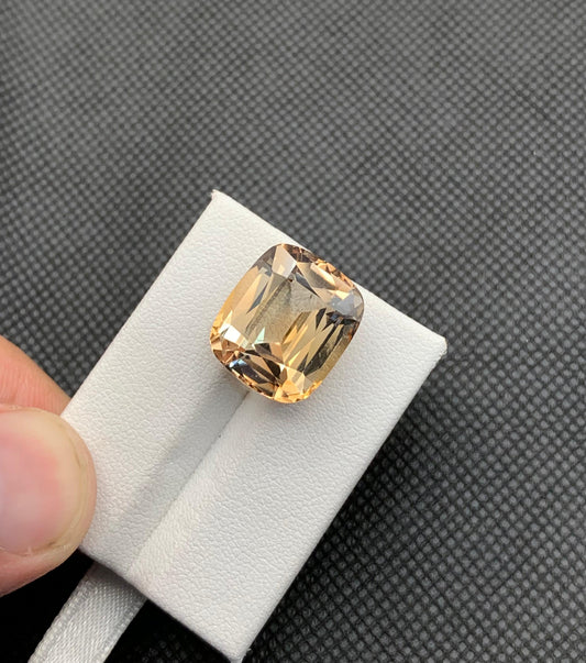 20.13 carats Topaz from Pakistan Loose Gemstone