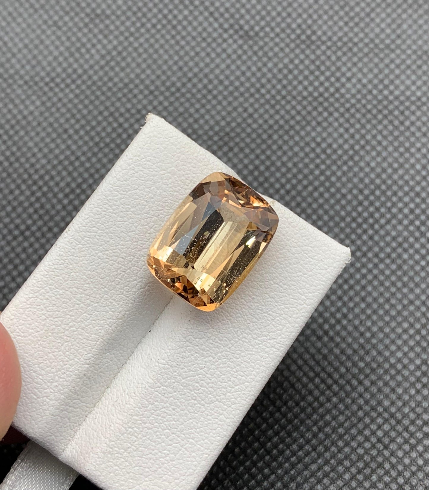 17.12 carats Topaz from Pakistan Loose Gemstone