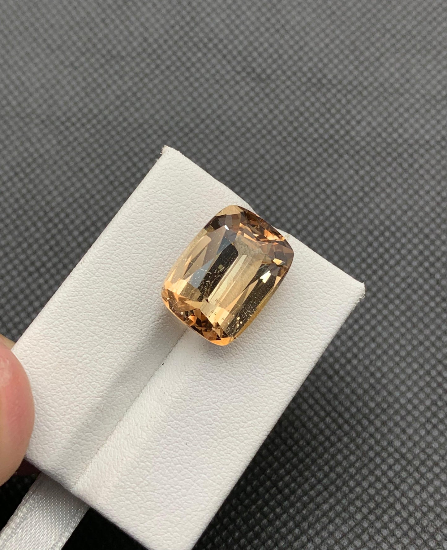 17.12 carats Topaz from Pakistan Loose Gemstone