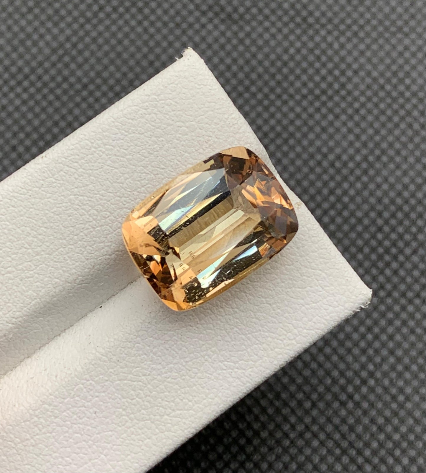 17.12 carats Topaz from Pakistan Loose Gemstone