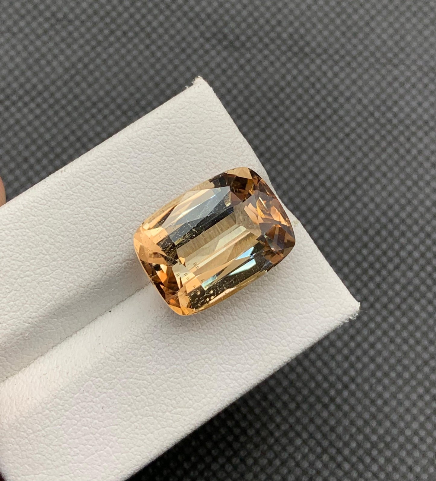 17.12 carats Topaz from Pakistan Loose Gemstone