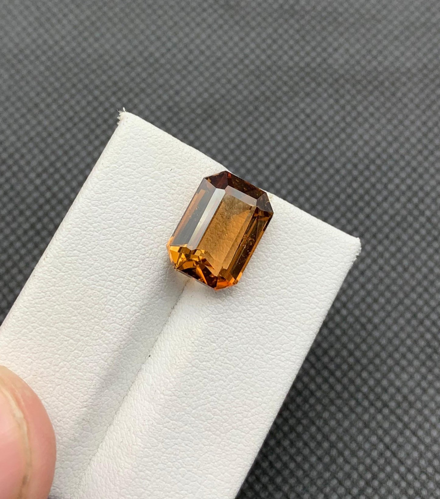 7.92 carats Topaz from Pakistan Loose Gemstone