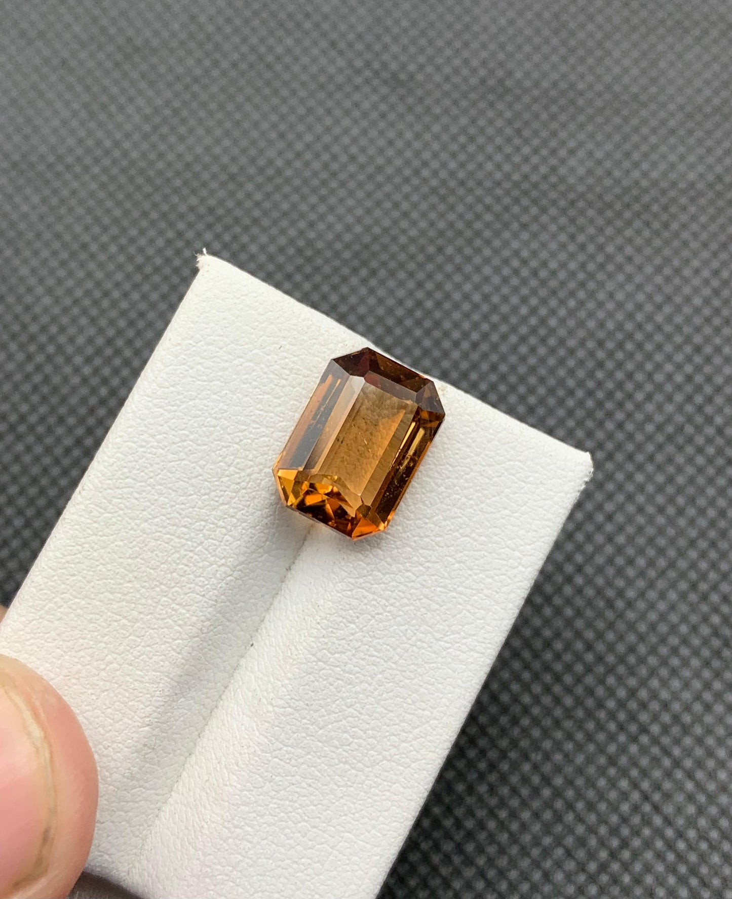 7.92 carats Topaz from Pakistan Loose Gemstone