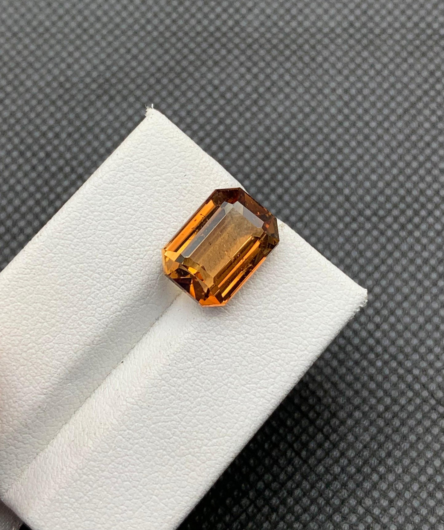 7.92 carats Topaz from Pakistan Loose Gemstone