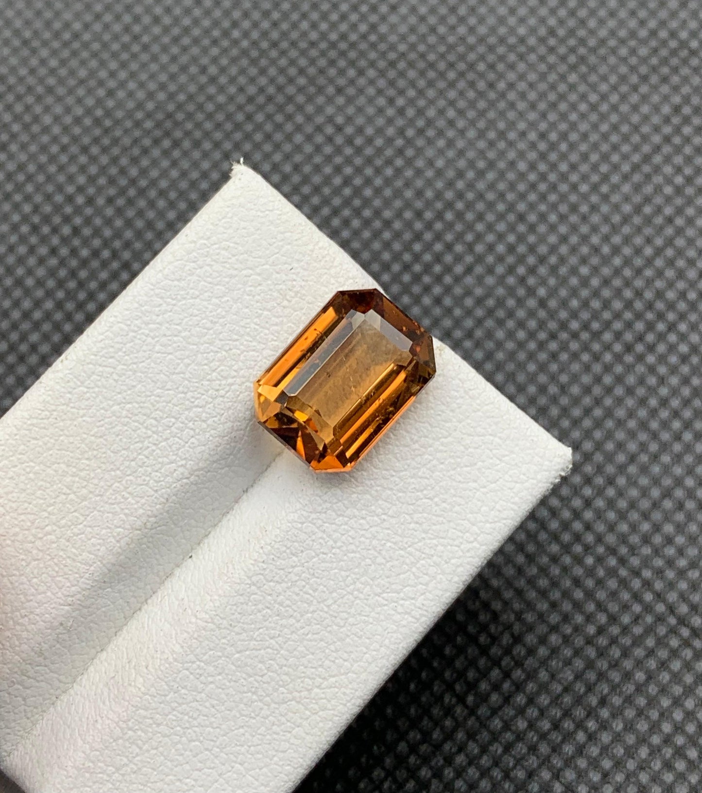 7.92 carats Topaz from Pakistan Loose Gemstone