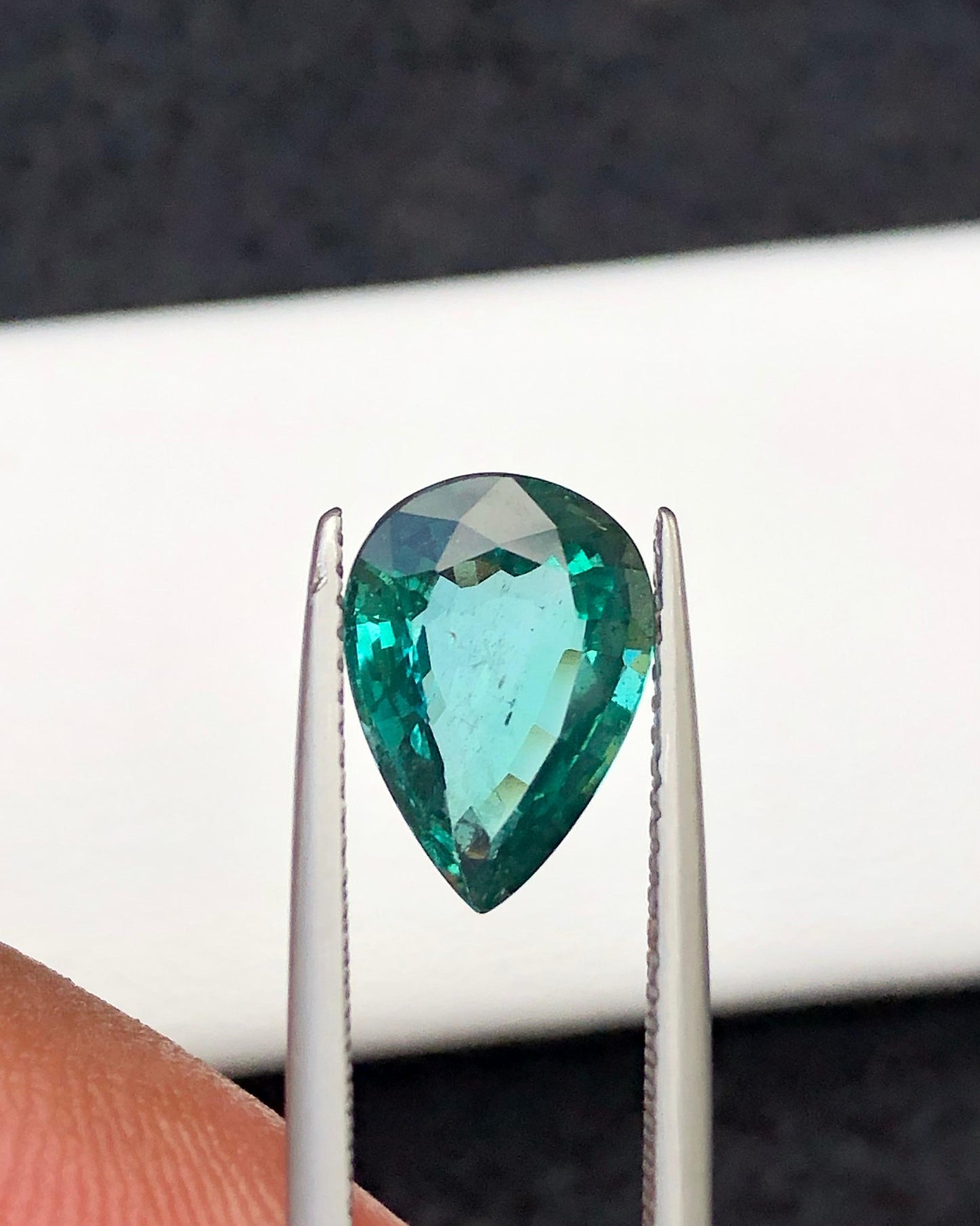 2.98 carats Emerald from Zambia Loose Gemstone