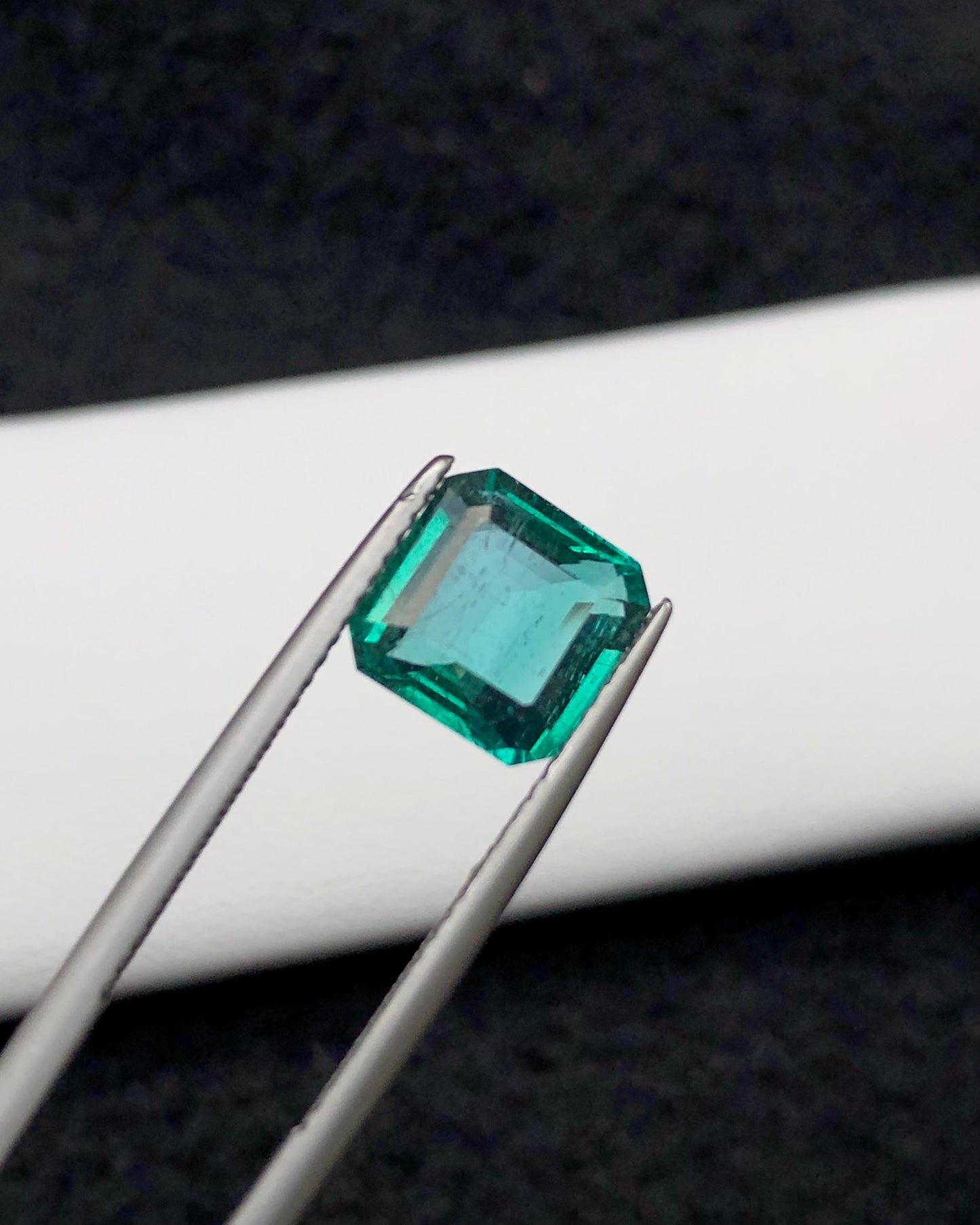 3.30 carats Emerald from Zambia Loose Gemstone