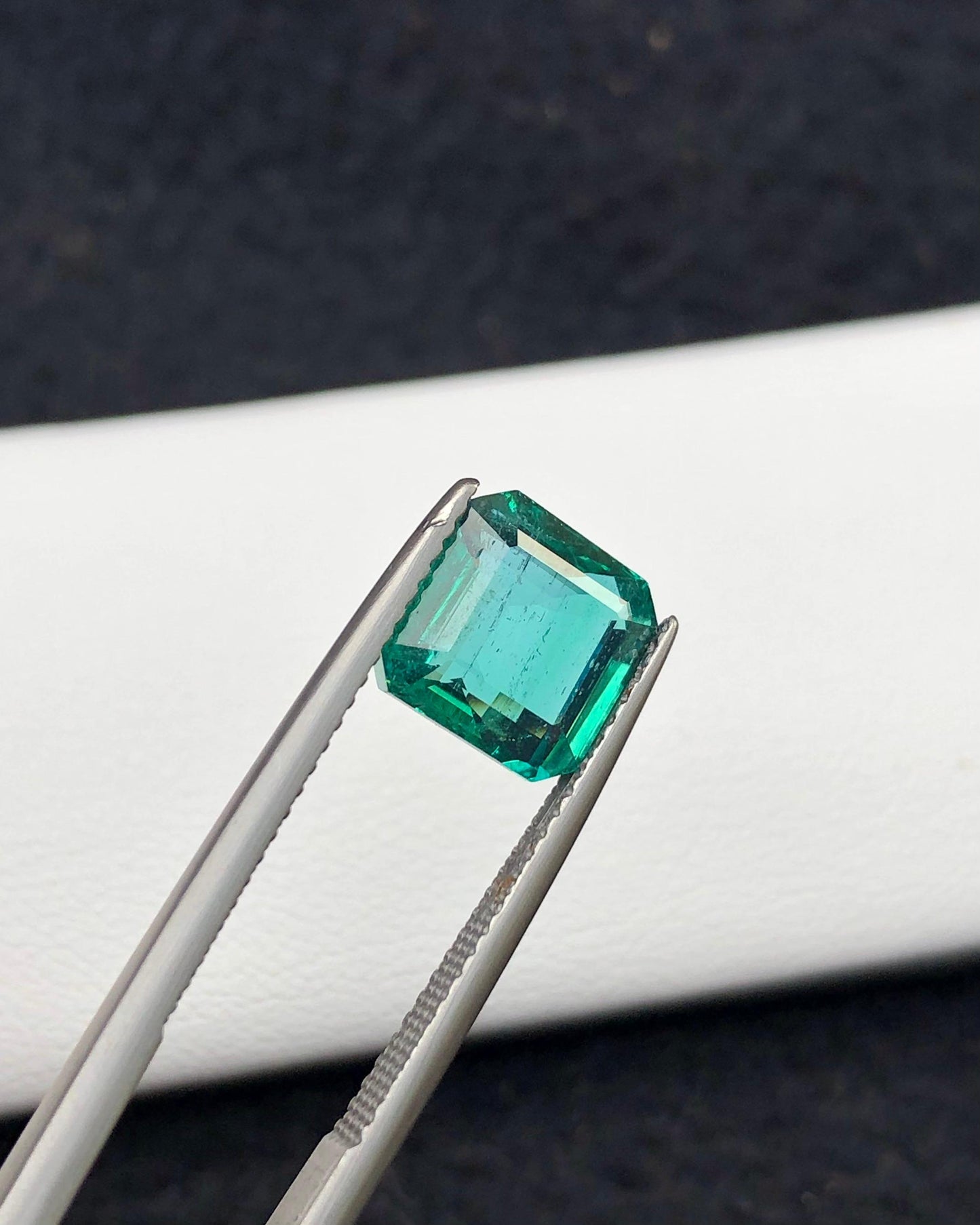 3.30 carats Emerald from Zambia Loose Gemstone