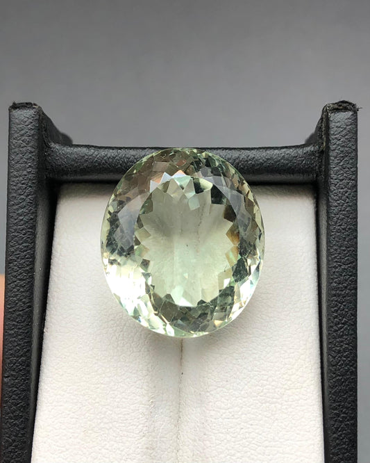 33.40 carats Green Amethyst from Africa Loose Gemstone