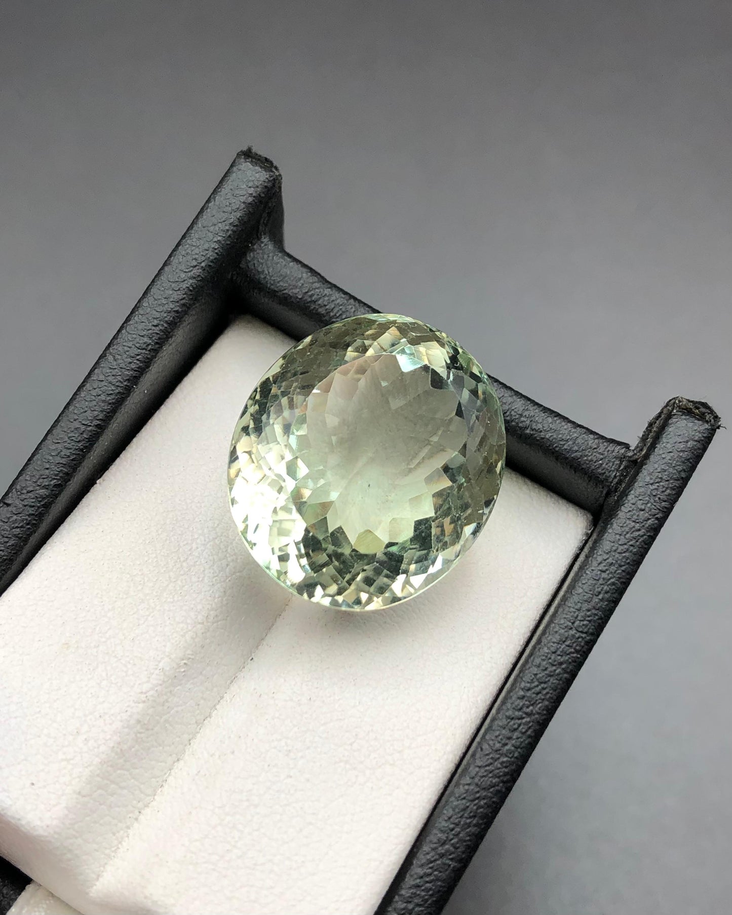 33.40 carats Green Amethyst from Africa Loose Gemstone