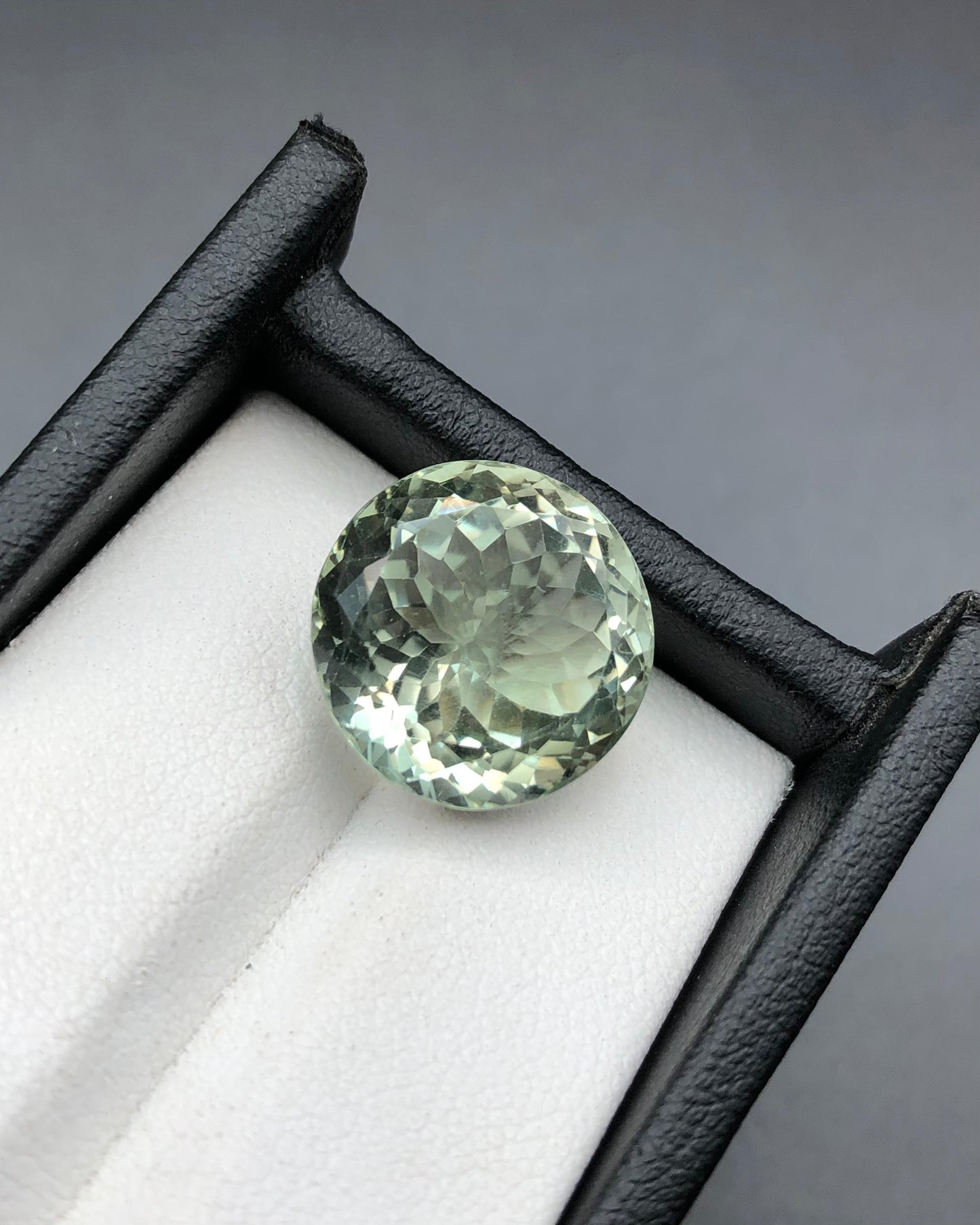 13.50 carats Green Amethyst From Africa Loose Gemstone