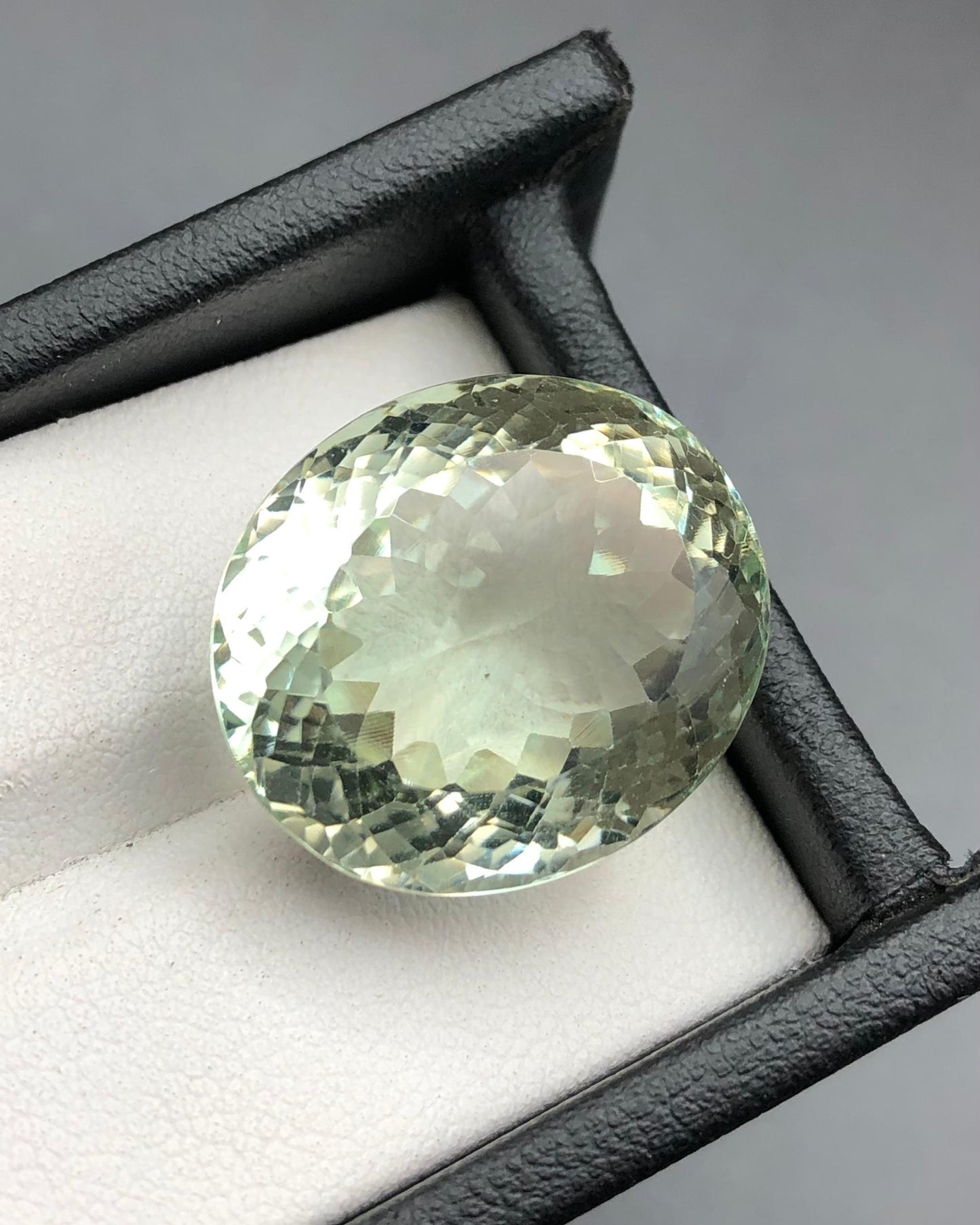 33.40 carats Green Amethyst from Africa Loose Gemstone