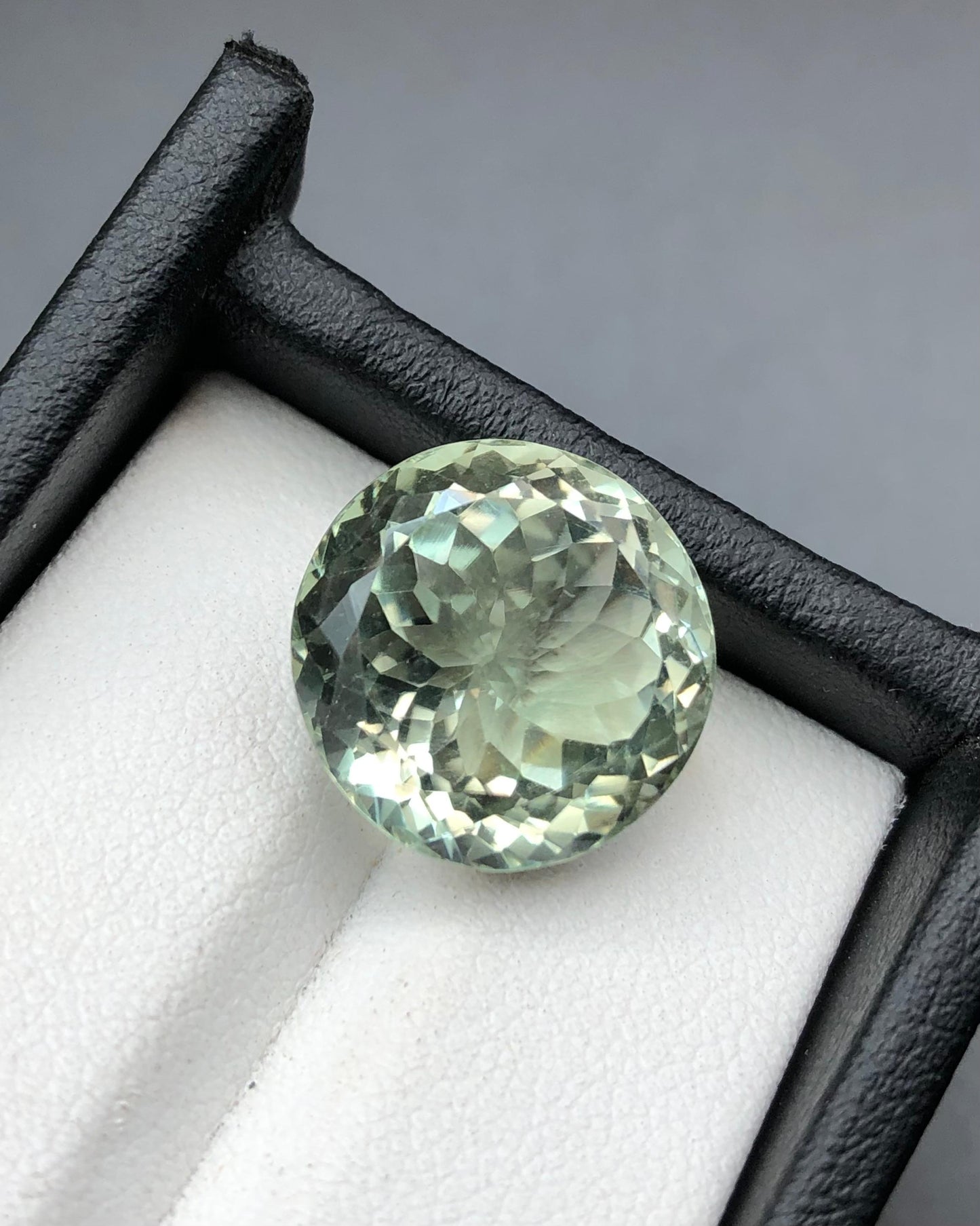 13.50 carats Green Amethyst From Africa Loose Gemstone