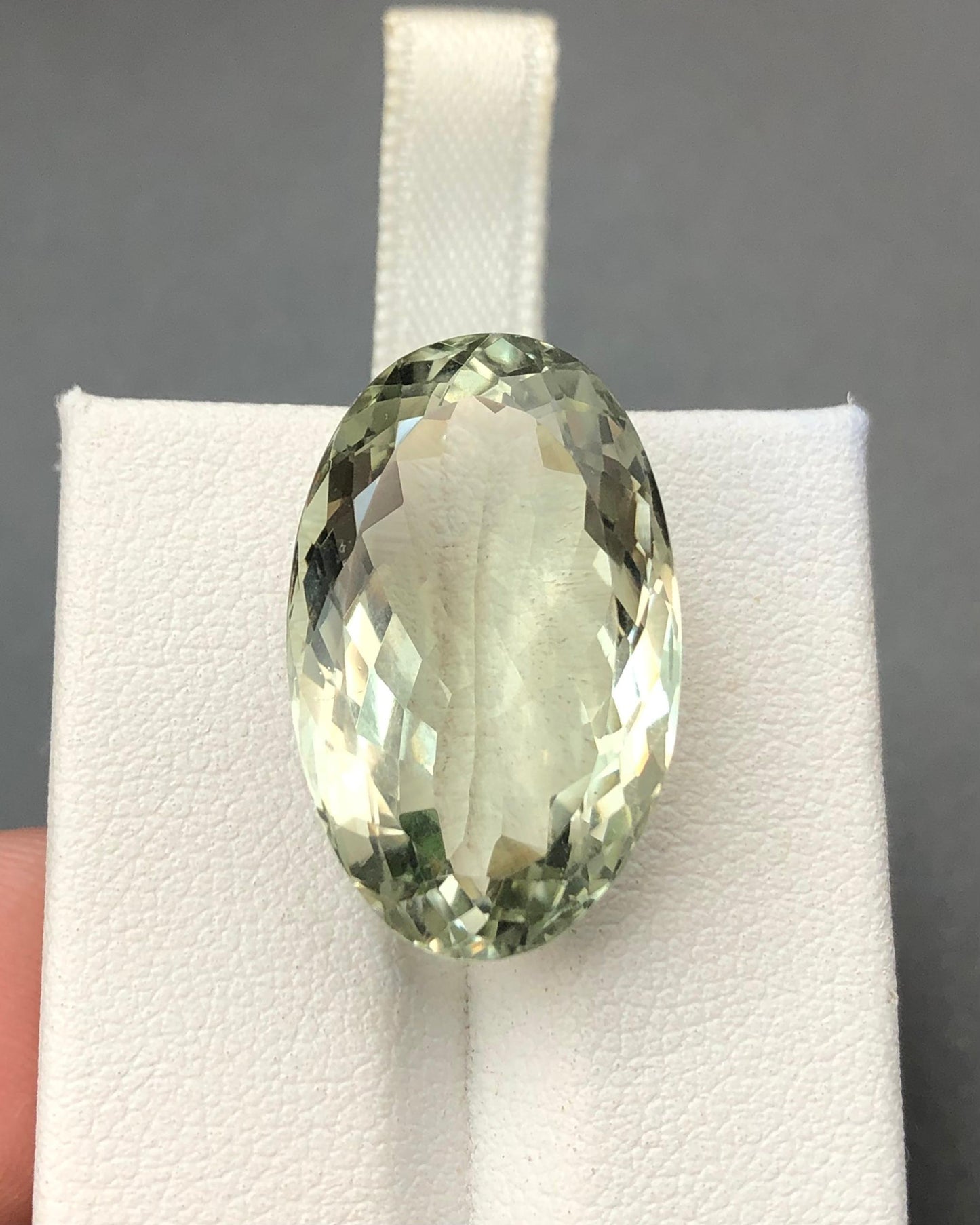 20.74 carats Green Amethyst From Africa Loose Gemstone