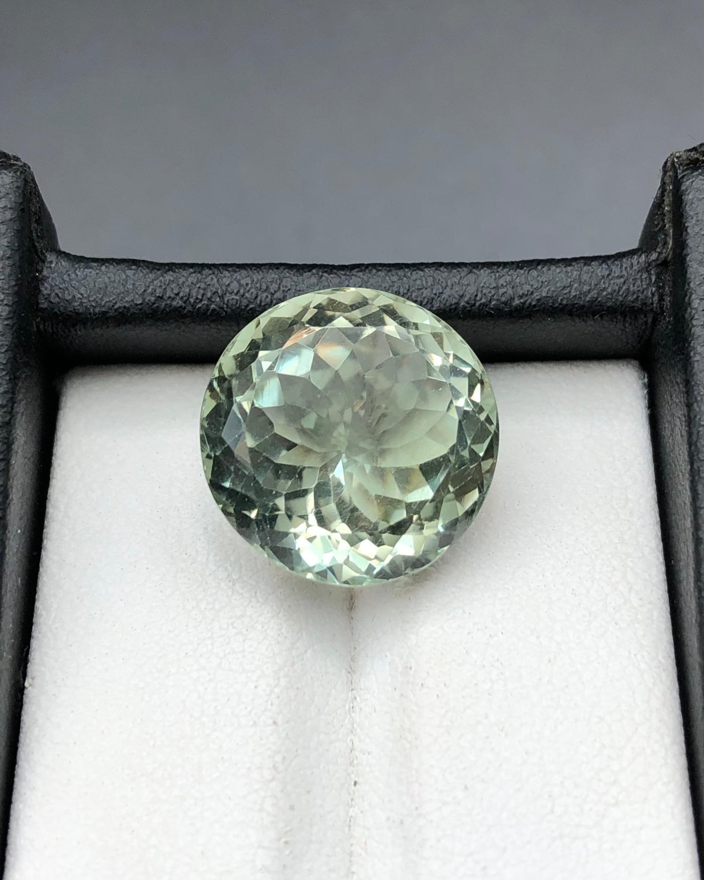 13.50 carats Green Amethyst From Africa Loose Gemstone