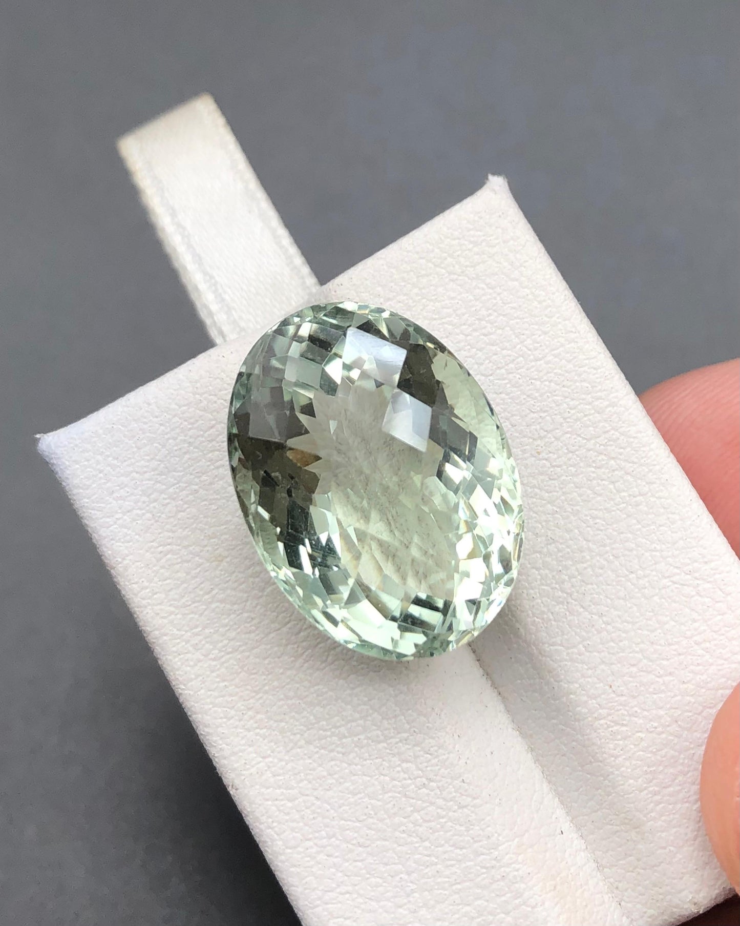 15.44 carats Green Amethyst from Africa Loose Gemstone