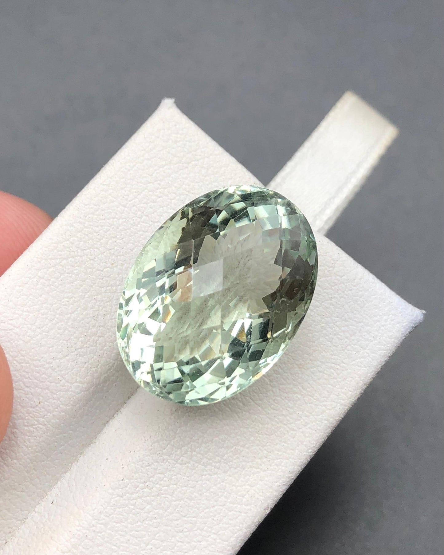 15.44 carats Green Amethyst from Africa Loose Gemstone