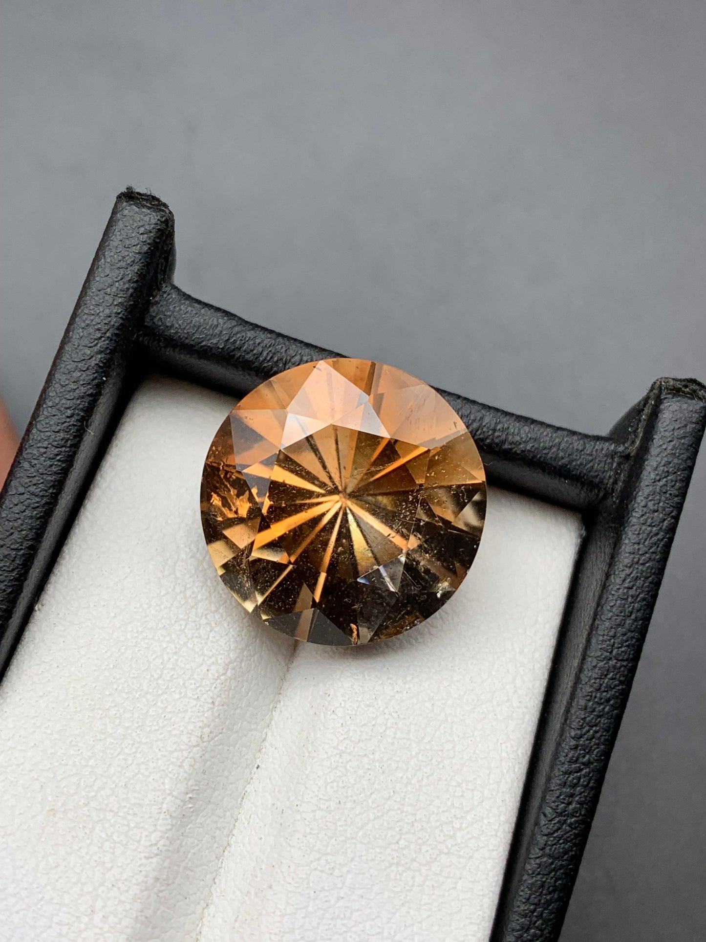 25.77 carats Topaz from Pakistan Loose Gemstone