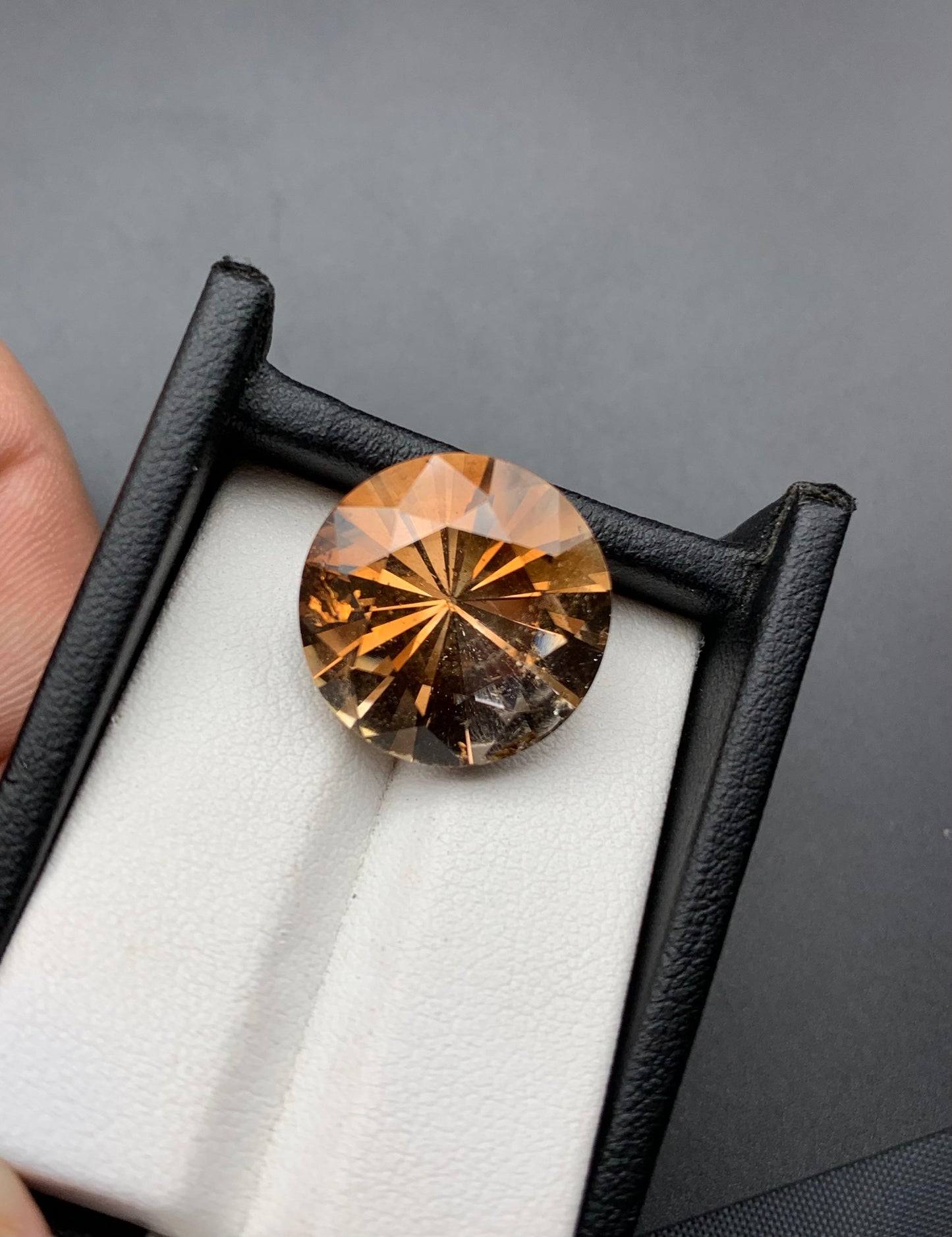 25.77 carats Topaz from Pakistan Loose Gemstone