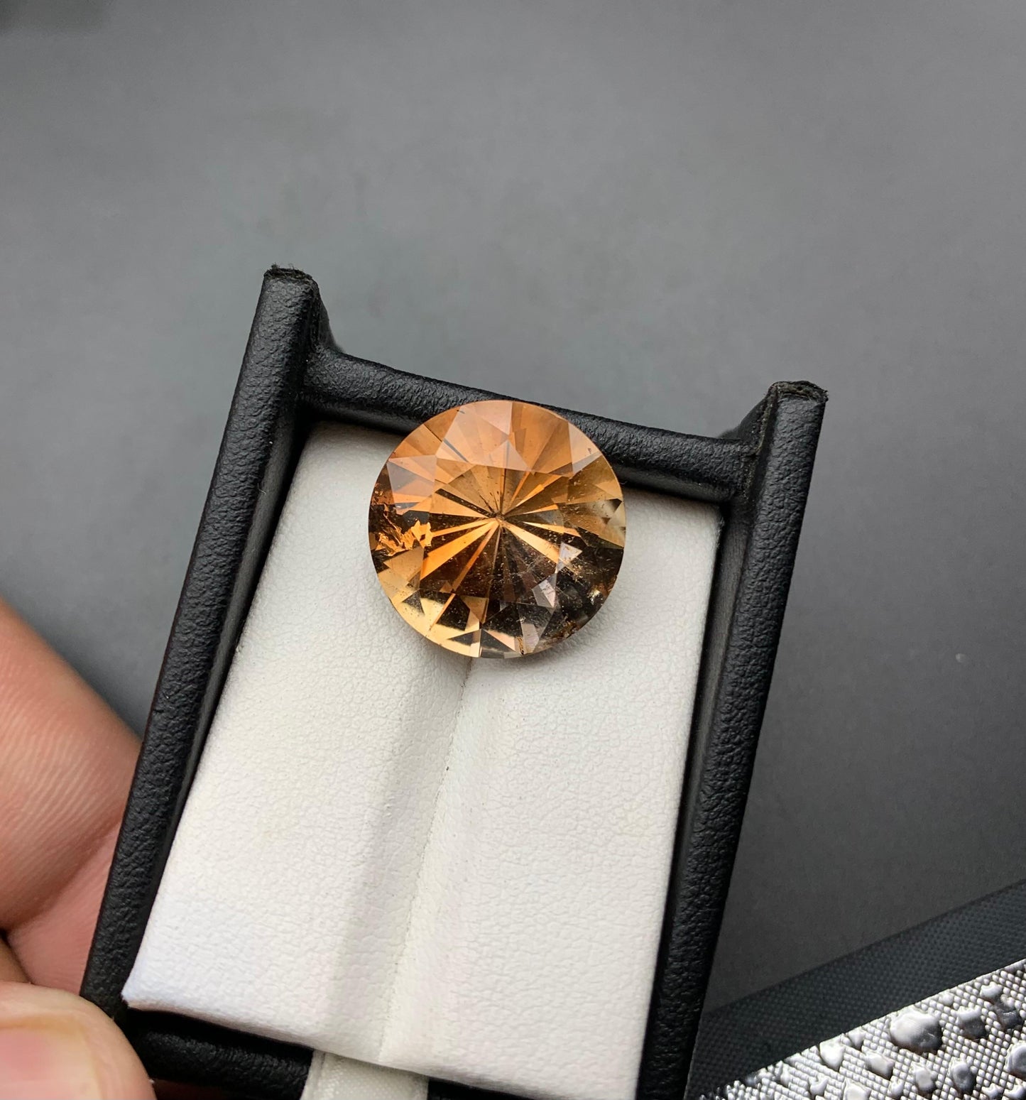 25.77 carats Topaz from Pakistan Loose Gemstone