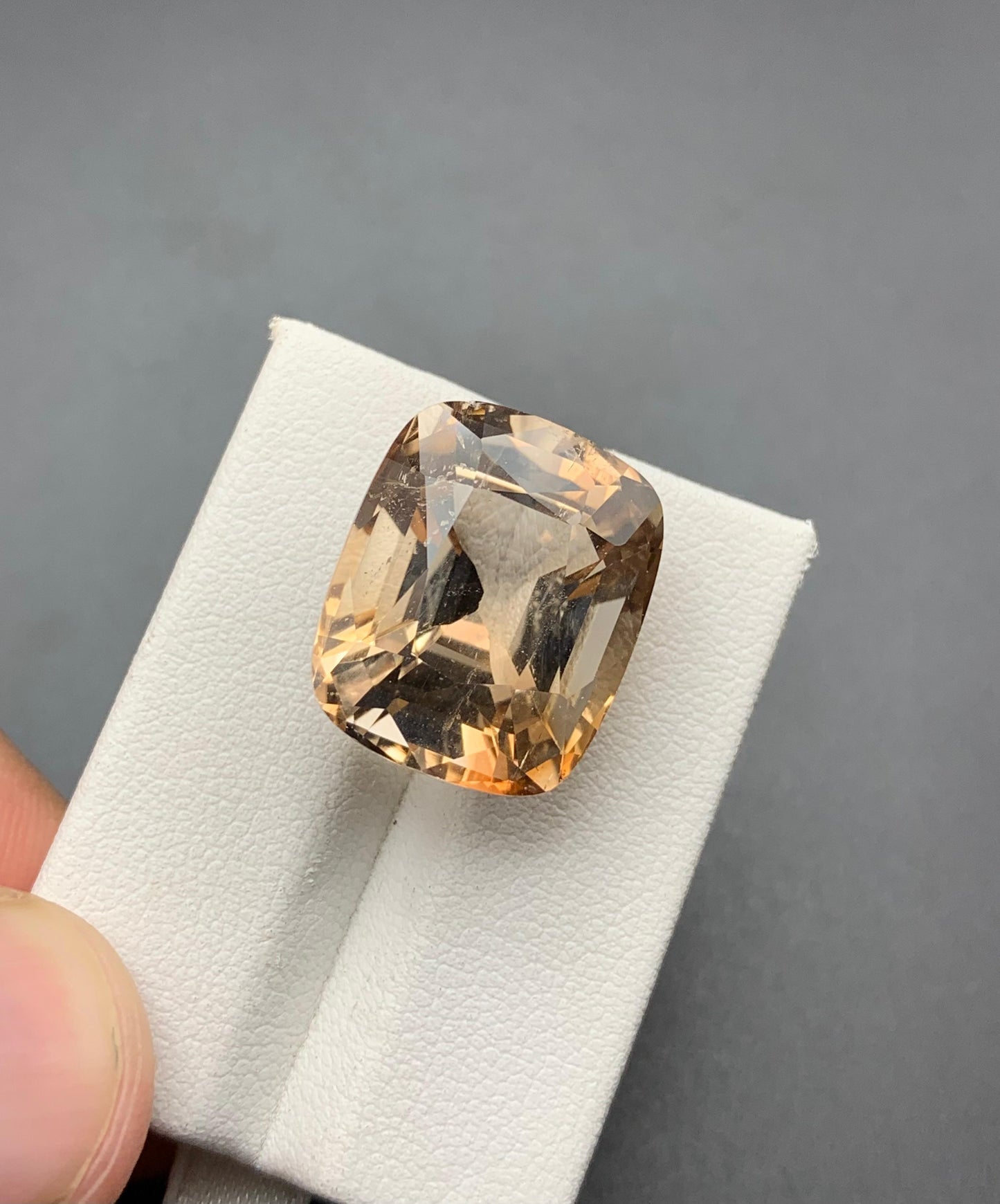 29.66 carats Topaz from Pakistan Loose Gemstone