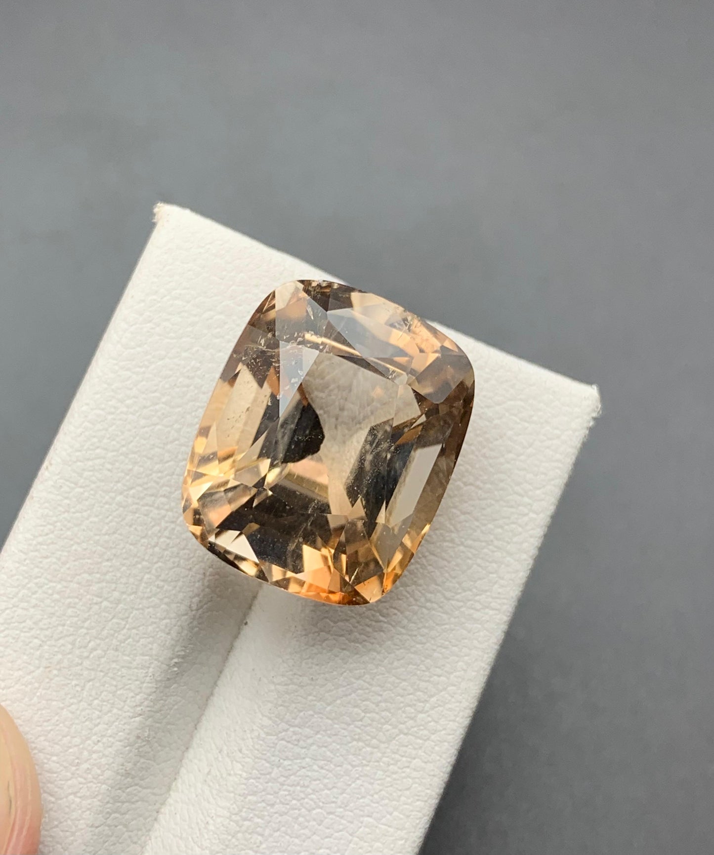 29.66 carats Topaz from Pakistan Loose Gemstone