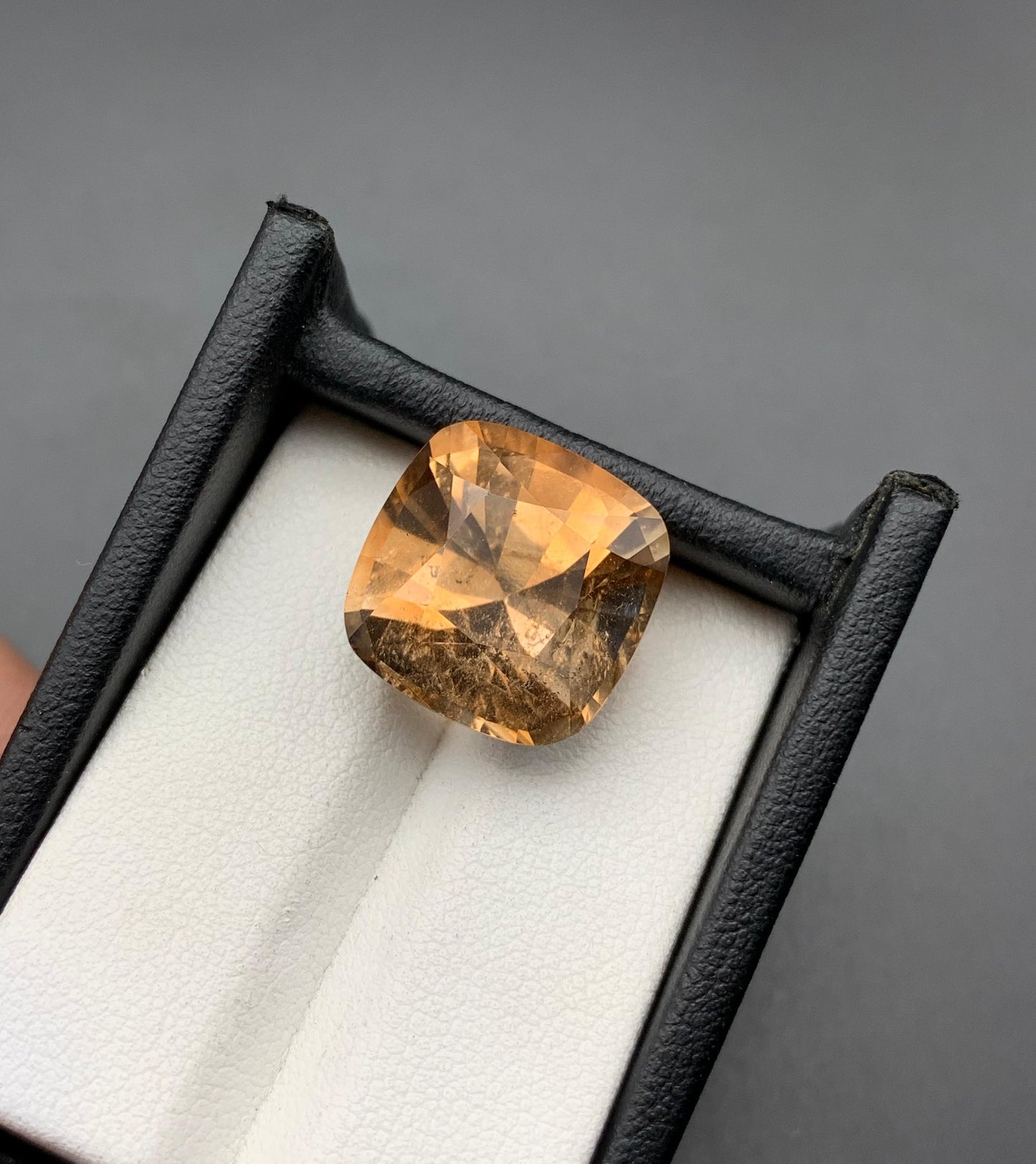 21.89 carats Topaz From Pakistan Loose Gemstone