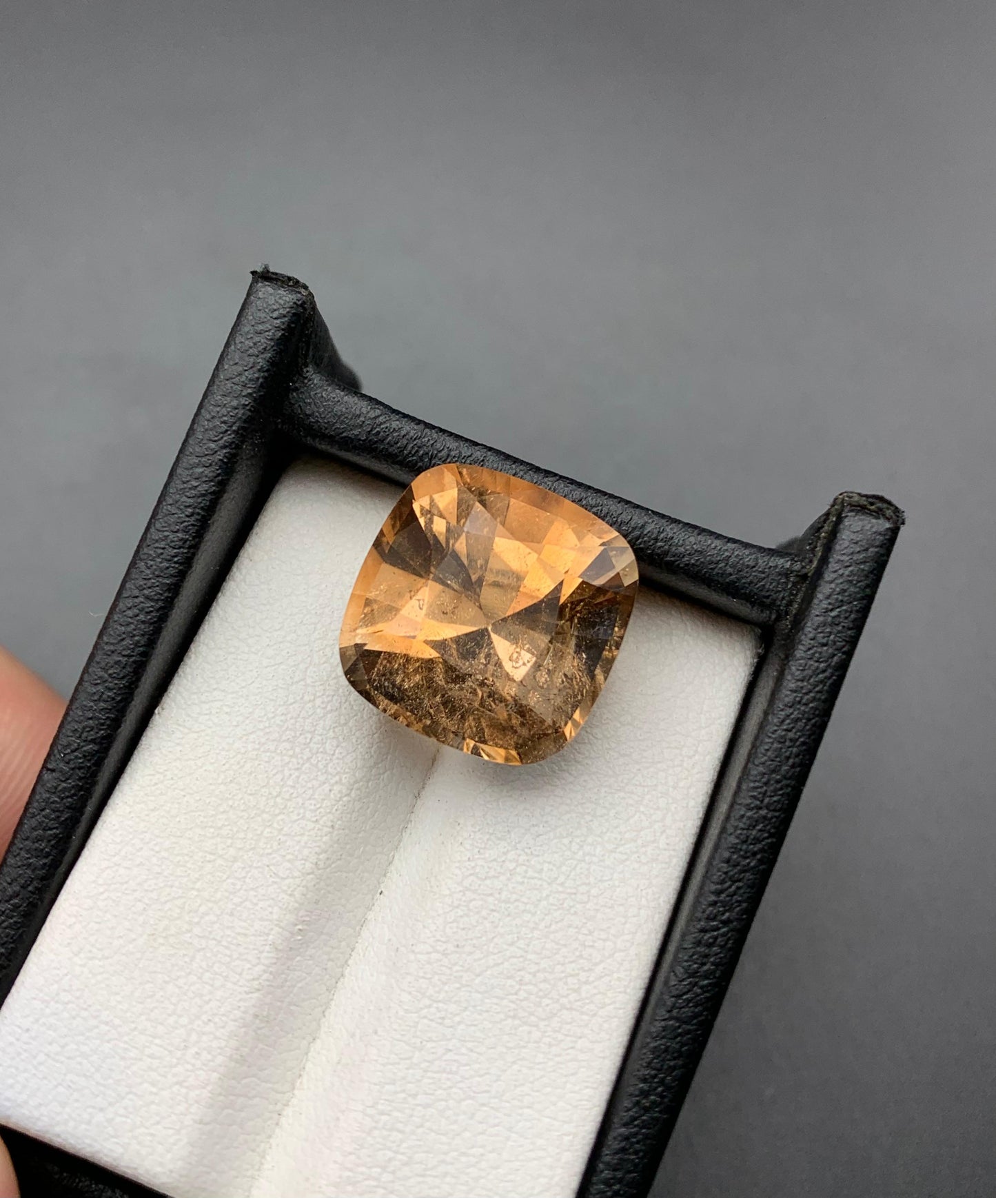 21.89 carats Topaz From Pakistan Loose Gemstone