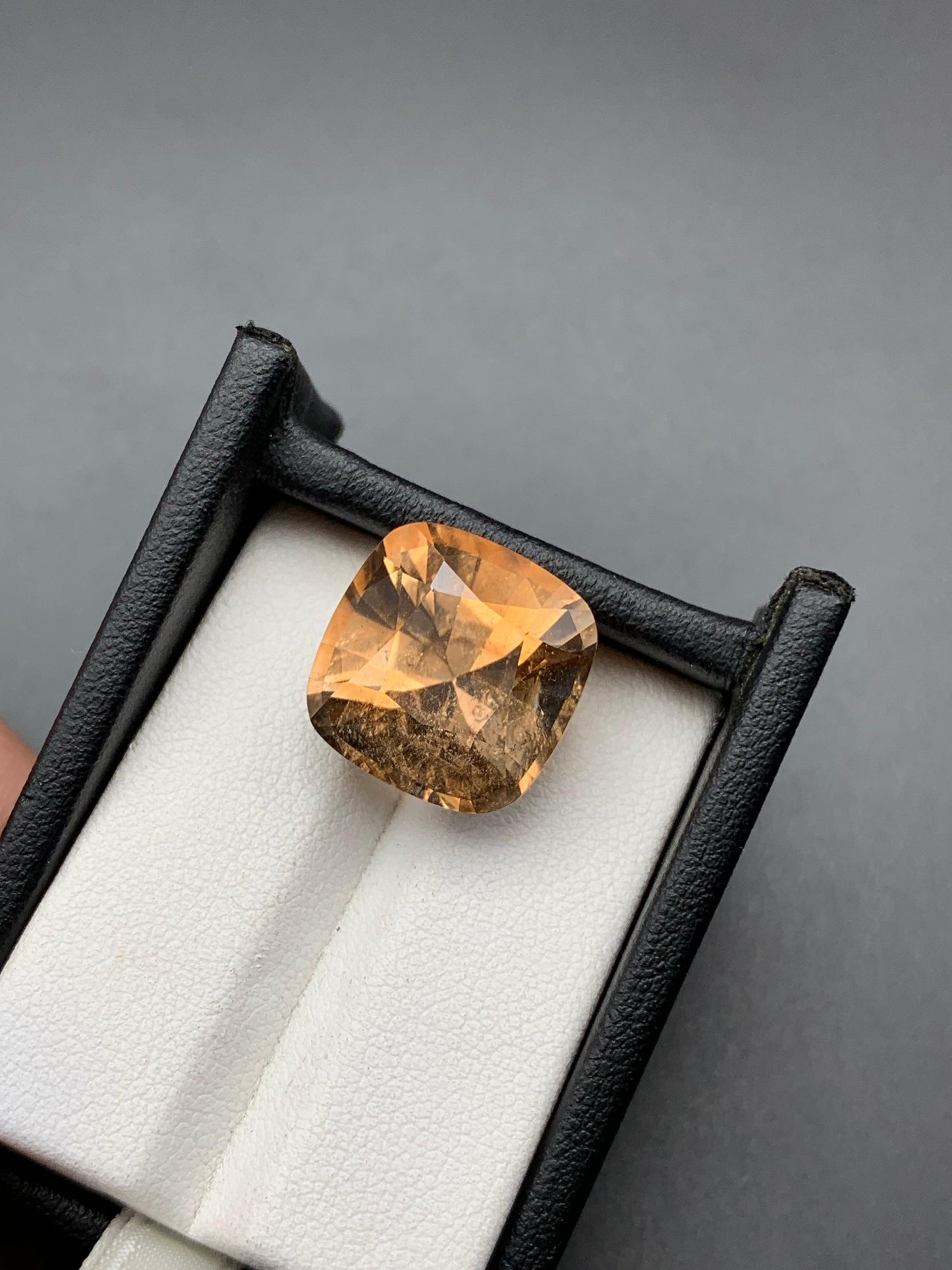 21.89 carats Topaz From Pakistan Loose Gemstone