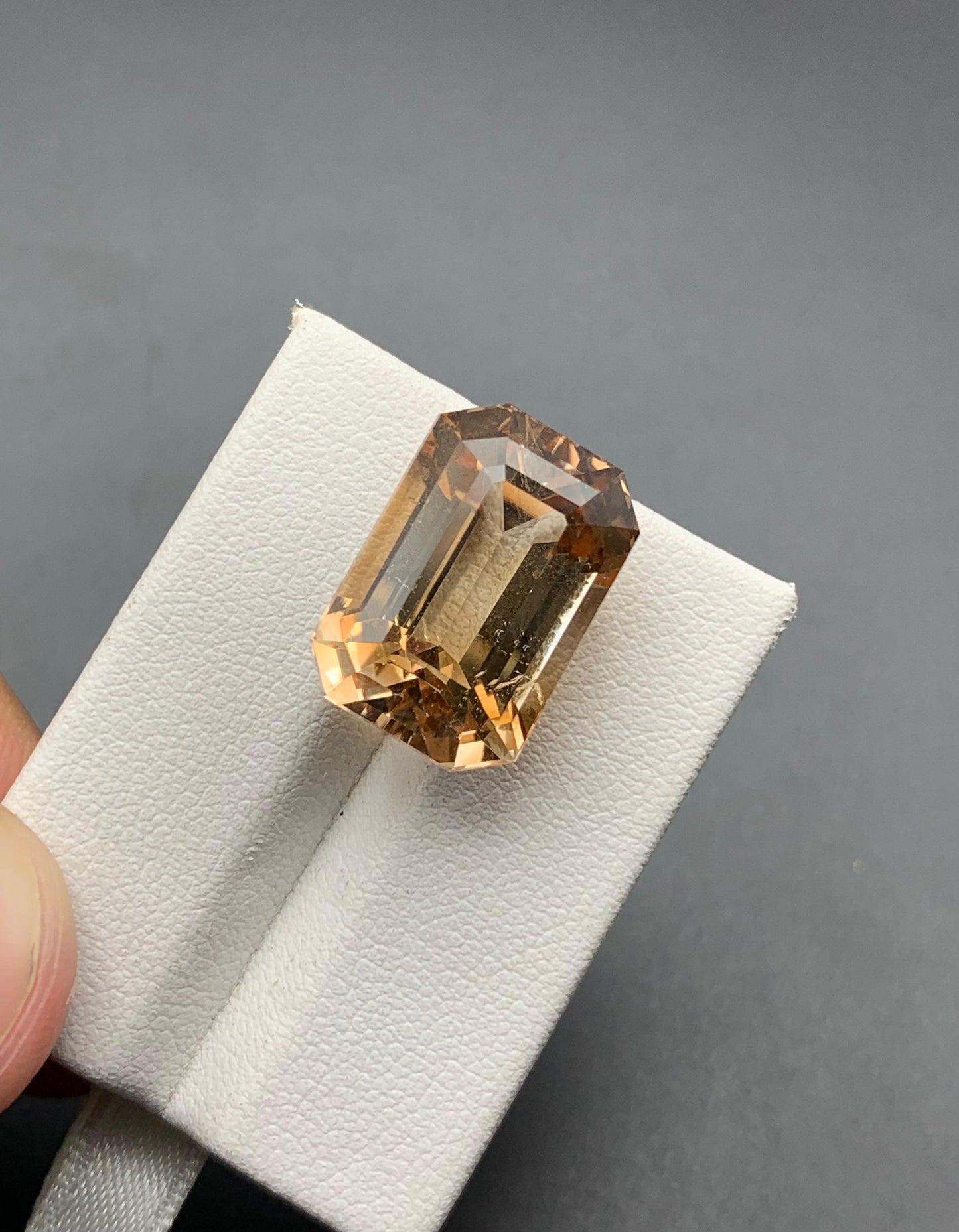 26.57 carats Topaz from Pakistan Loose Gemstone