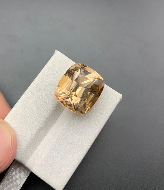 26.36 carats Topaz from Pakistan Loose Gemstone