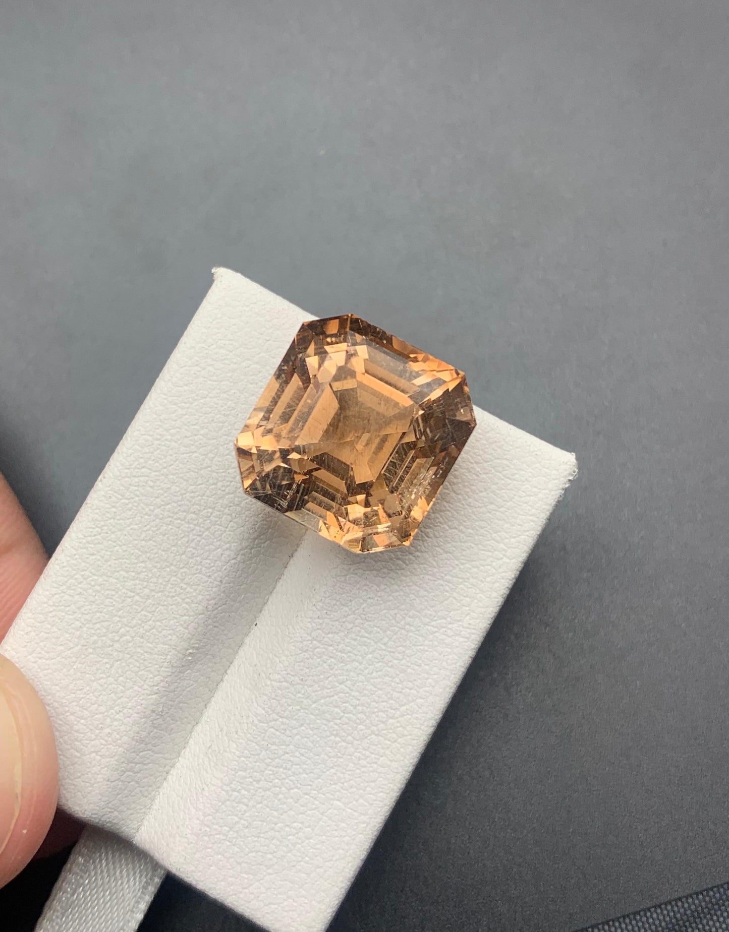 25.16 carats Topaz from Pakistan Loose Gemstone