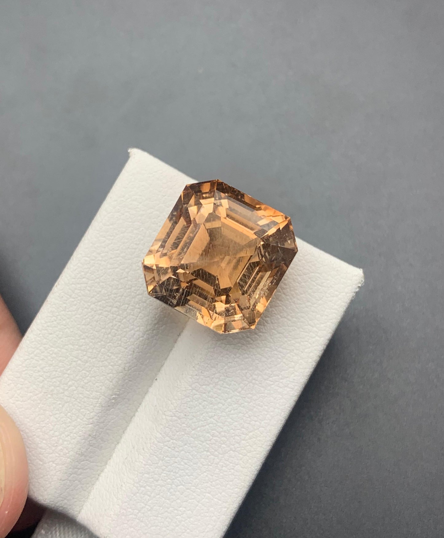 25.16 carats Topaz from Pakistan Loose Gemstone