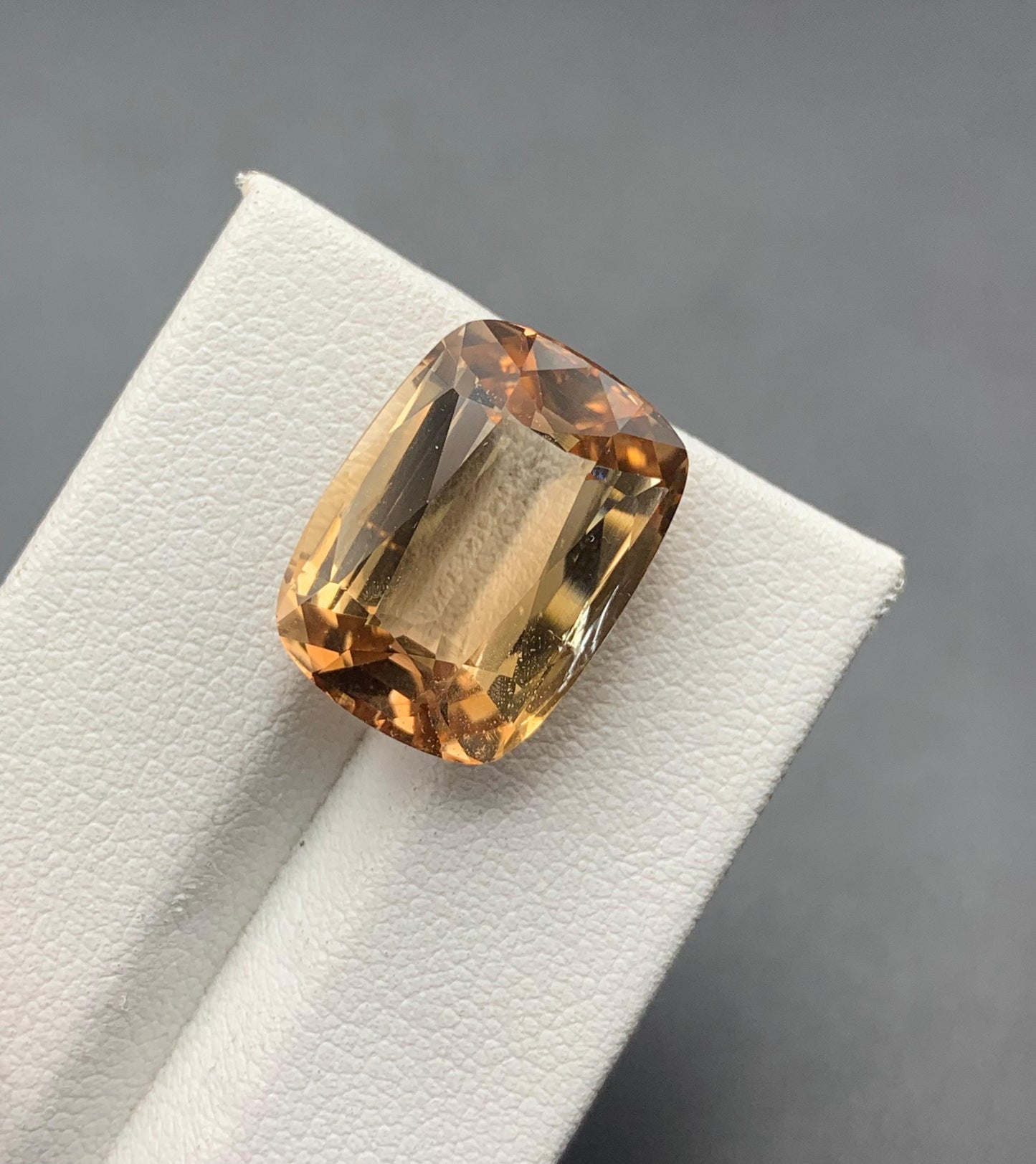 16.32 carats Topaz From Pakistan Loose Gemstone