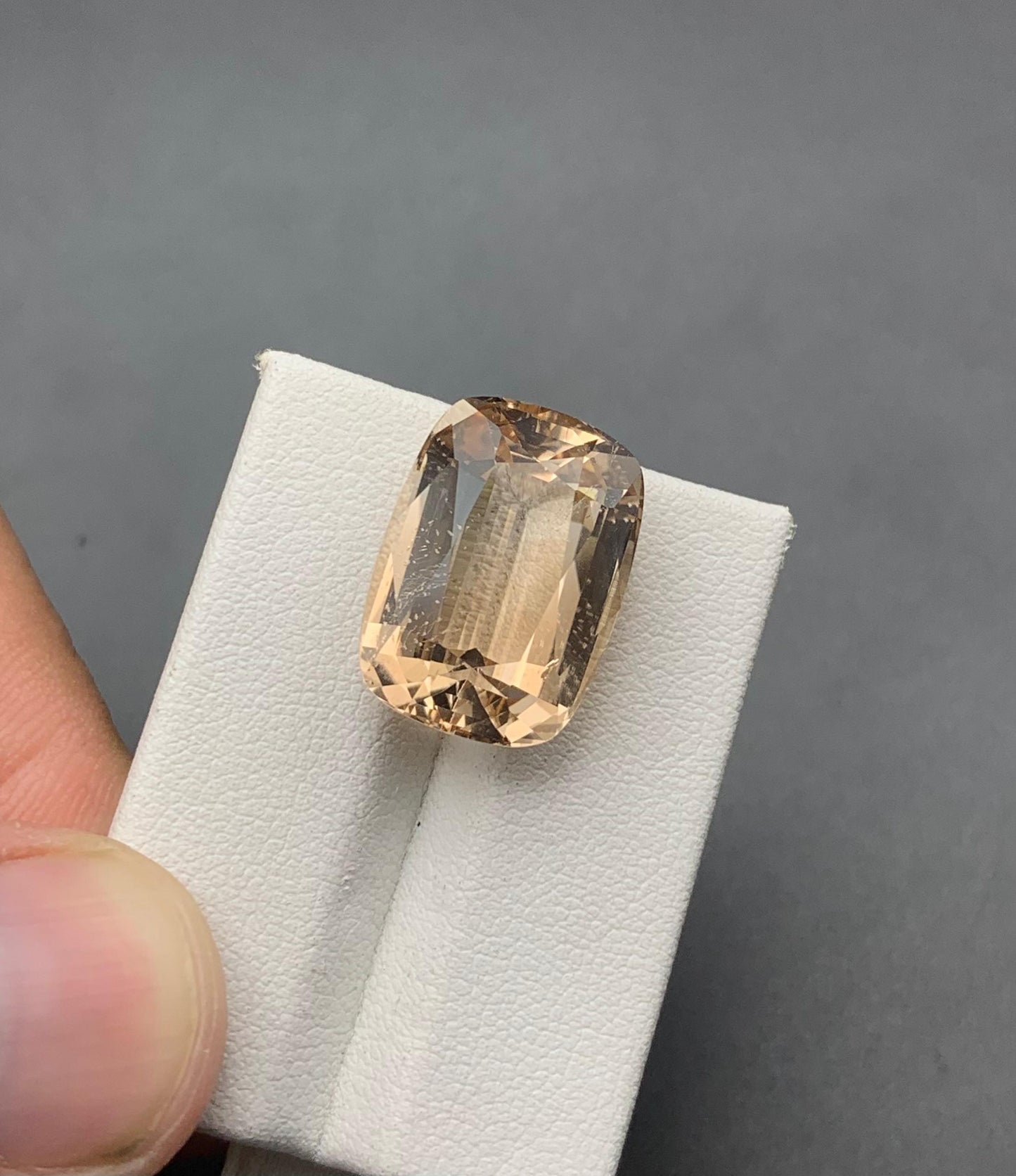 22.85 carats Topaz from Pakistan Loose Gemstone