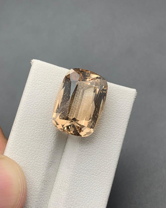 22.85 carats Topaz from Pakistan Loose Gemstone