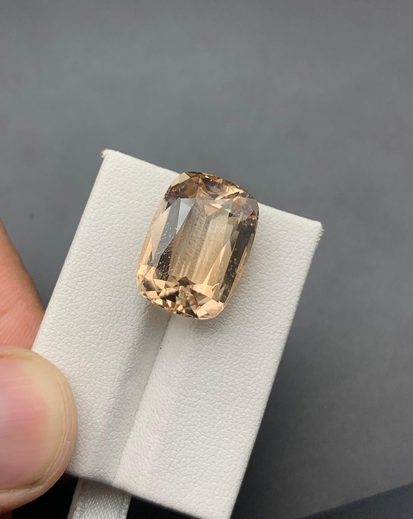 22.85 carats Topaz from Pakistan Loose Gemstone