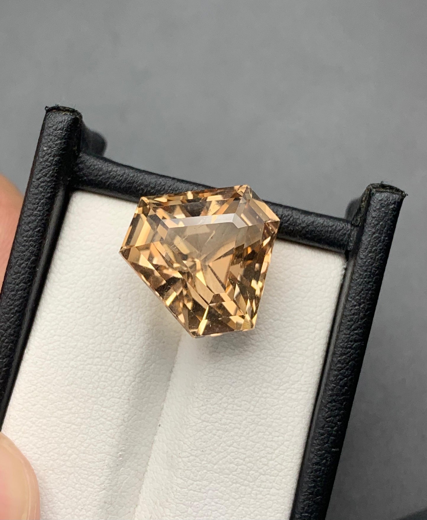 22.77 carats Topaz From Pakistan Loose Gemstone